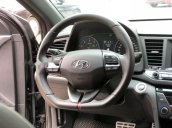 Bán Hyundai Elantra 1.6 Turbo 2018, màu đen, 755 triệu