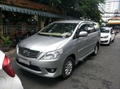 Cần bán lại xe Toyota Innova 2.0 G đời 2012, màu bạc