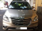 Bán ô tô Toyota Innova 2.0G đời 2015, màu vàng số sàn, giá tốt