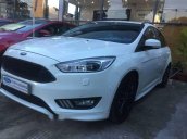 Cần bán Ford Focus 1.5 turbo Ecoboost đời 2016, màu trắng