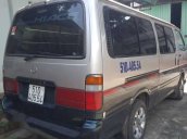 Cần bán gấp Toyota Hiace đời 2003, màu bạc giá cạnh tranh