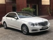 Bán xe Mercedes E300 2011, màu trắng, giá 968tr