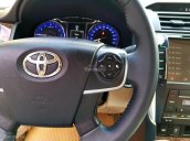 Cần bán lại xe Toyota Camry năm 2017, model 2018