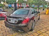 Bán xe Mercedes C300 chưa lăn bánh giá xe cũ, màu nâu 2018 chính hãng