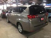 Cần bán lại xe Toyota Innova 2.0E 2016, form mới 2017