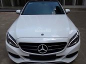 Cần bán gấp Mercedes 2015, màu trắng, xe đảm bảo không cấn đụng hay ngập nước