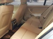 Bán BMW 3 Series 320i năm 2010, màu bạc, nhập khẩu, giá chỉ 525 triệu