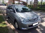 Gia đình cần bán xe Toyota Innova G đời 2012, màu bạc số sàn, còn nguyên zin