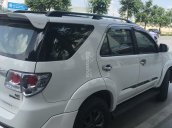 Xe Toyota Fortuner năm 2014, màu trắng  