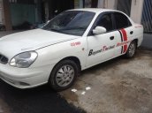 Cần bán gấp Daewoo Nubira đời 2002, màu trắng, máy lạnh buốt