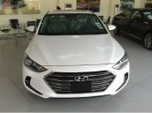 Bán xe Hyundai Elantra 2018, 1.6 số sàn, màu trắng, hỗ trợ vay 90%, giao ngay