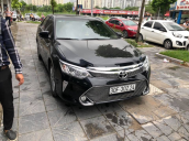 Cần bán xe Toyota Camry sản xuất 2016, form 2017