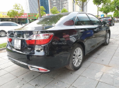 Cần bán xe Toyota Camry sản xuất 2016, form 2017