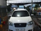 Cần bán gấp Daewoo Gentra đời 2010, màu trắng, xe đẹp