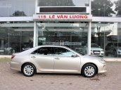 Bán ô tô Toyota Camry đời 2016, màu vàng