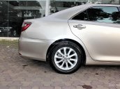 Bán ô tô Toyota Camry đời 2016, màu vàng