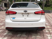 Cần bán xe Kia Cerato 1.6 AT 2016 màu trắng, 592 triệu