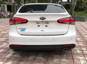 Cần bán xe Kia Cerato 1.6 AT 2016 màu trắng, 592 triệu