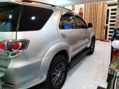 Bán Toyota Fortuner sản xuất năm 2016, màu bạc ít sử dụng, giá tốt