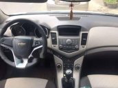 Cần bán gấp Chevrolet Cruze đời 2011, màu trắng, giá chỉ 320 triệu