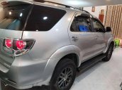 Bán Toyota Fortuner sản xuất năm 2016, màu bạc ít sử dụng, giá tốt