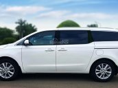 Bán xe Kia Sedona DATH Platinum 2.2 màu trắng, đời 2018 tại Nha Trang