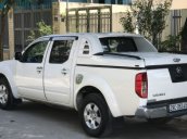 Cần bán Nissan Navara 2.5 MT đời 2011, màu trắng 
