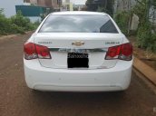 Bán nhanh xe Chevrolet Cruze đời 2014 số sàn, bản LS, màu trắng