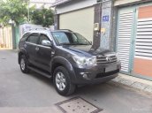 Cần bán xe Toyota Fortuner 2.5MT 2010 máy dầu, màu xám chì