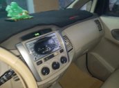 Cần bán lại xe Toyota Innova 2.0E 2014, màu bạc số sàn, giá 588tr