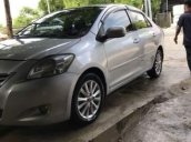 Cần bán lại xe Toyota Vios đời 2010, màu bạc