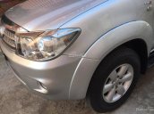 Cần bán xe Fortuner 2.5G máy dầu, đời 2010, màu bạc zin