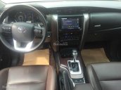 Cần bán xe Toyota Fortuner V 2018 số tự động, máy xăng