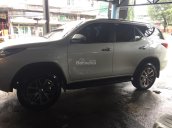 Cần bán xe Toyota Fortuner V 2018, số tự động, máy xăng, màu trắng