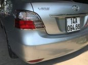 Cần bán Toyota Vios năm sản xuất 2013, màu bạc xe gia đình