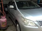 Cần bán Toyota Innova G sản xuất 12/2013 màu bạc