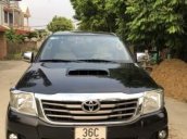 Bán Toyota Hilux 2.5E đời 2014, màu đen, 495tr