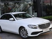 Bán xe Mercedes E200 2018 - Chỉ cần thanh toán trước 400 triệu đồng, nhận xe ngay