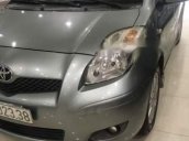 Cần bán gấp Toyota Yaris đời 2010, màu xám xe gia đình