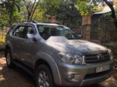 Cần bán Toyota Fortuner G đời 2010, màu bạc, 630 triệu