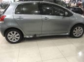 Cần bán gấp Toyota Yaris đời 2010, màu xám xe gia đình