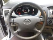 Cần bán gấp Toyota Innova G năm 2010, màu bạc số sàn