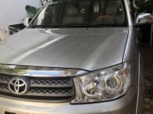 Bán xe Toyota Fortuner sản xuất 2009, màu bạc chính chủ, giá tốt