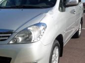 Cần bán gấp Toyota Innova G năm 2010, màu bạc số sàn