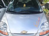 Cần bán gấp Chevrolet Spark đời 2010 màu bạc, xe gia đình, số tay