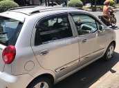 Cần bán gấp Chevrolet Spark đời 2010 màu bạc, xe gia đình, số tay