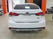 Cần bán Kia Cerato 1.6AT 2017, màu trắng, giá 600tr