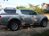 Cần bán lại xe Mitsubishi Triton đời 2013, màu bạc  