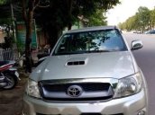 Bán Toyota Hilux 3.0 đời 2010, màu bạc