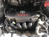 Cần bán Toyota Vios năm sản xuất 2013, màu bạc xe gia đình